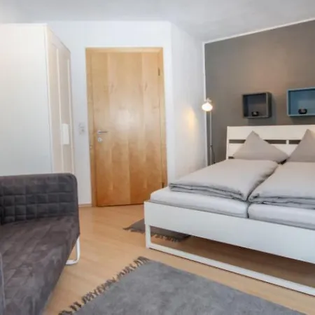 Lidzy Apartman * See